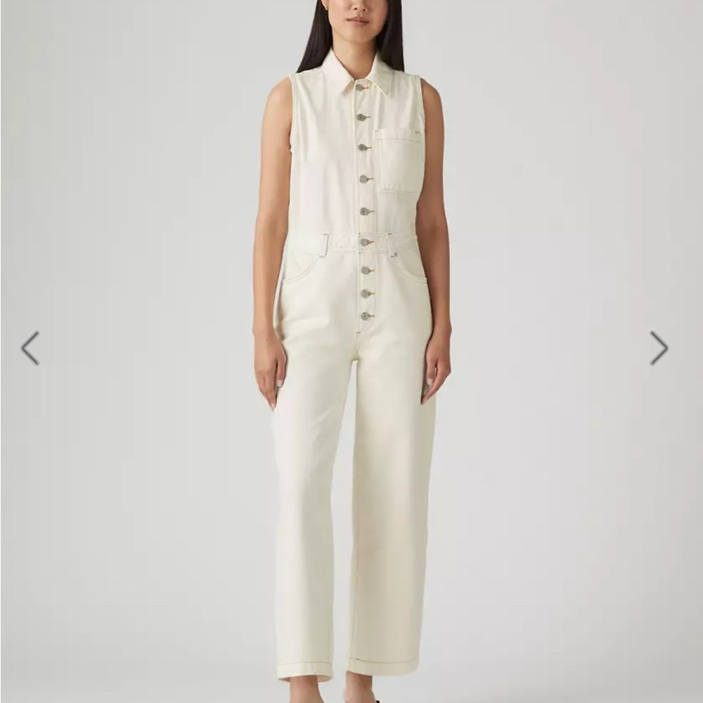 Levi’s Sleeveless Cream Jumpsuit